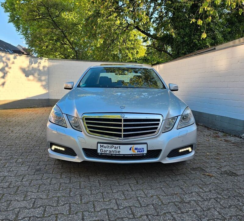 Silber Gebraucht 2009 Mercedes E250 Avantgarde Limousine | 11.799 € (Fairer Preis) - Bild 1/4