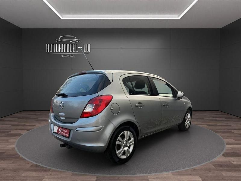 Usata Opel Corsa Active 86 CV (63 kW) 2013 Argento Utilitaria