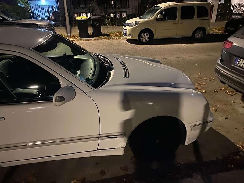 Gebraucht Mercedes E200 Elegance 136 PS (100 kW) 2000 Weiß Limousine