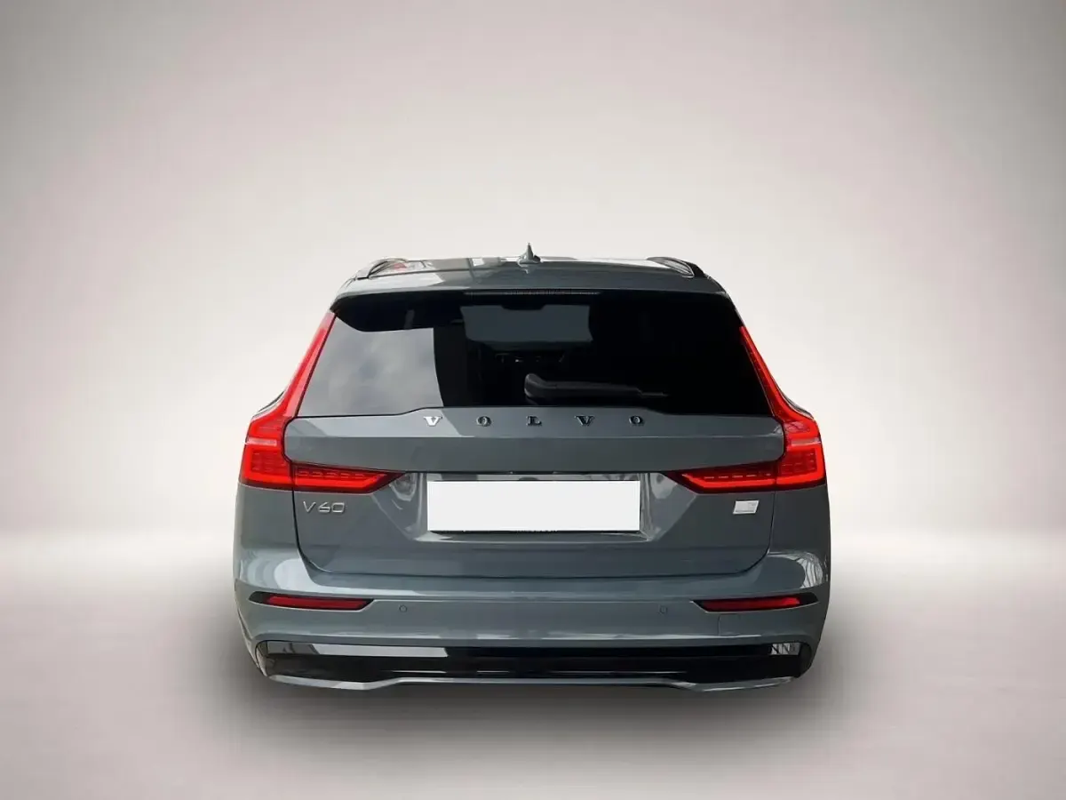 Gebraucht Volvo V60 Plus 455 PS (334 kW) 2023 Manufacturer Kombi