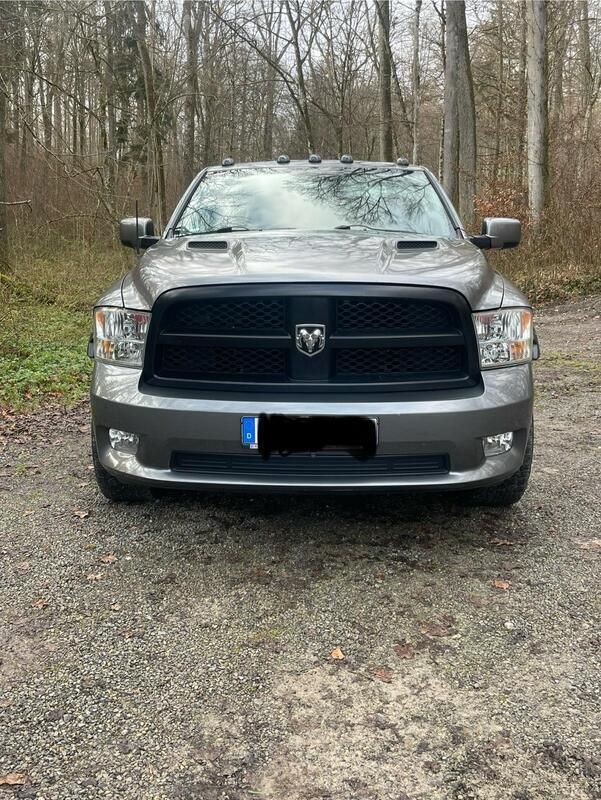 Grau Gebraucht 2011 RAM 1500 Abholung | 18.400 € - Bild 1/4