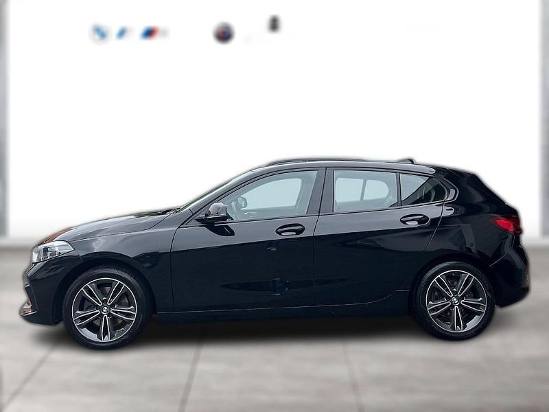 Schwarz Gebraucht 2022 BMW 118 Sport Line Kleinwagen | 23.030 € (Fairer Preis) - Bild 1/4