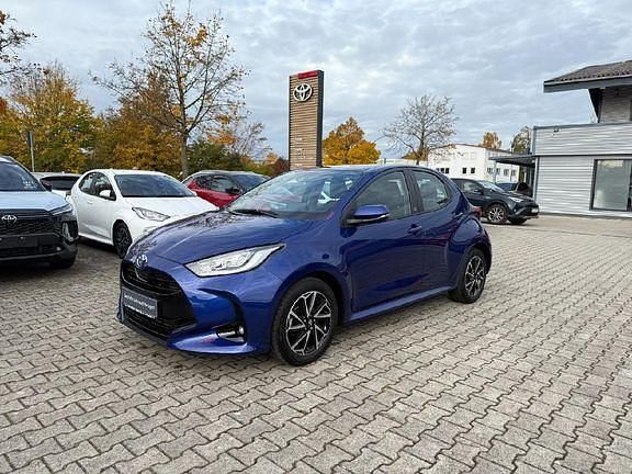 Dark blue m m Gebraucht 2022 Toyota Yaris Team Kleinwagen | 14.990 € (Fairer Preis) - Bild 1/4