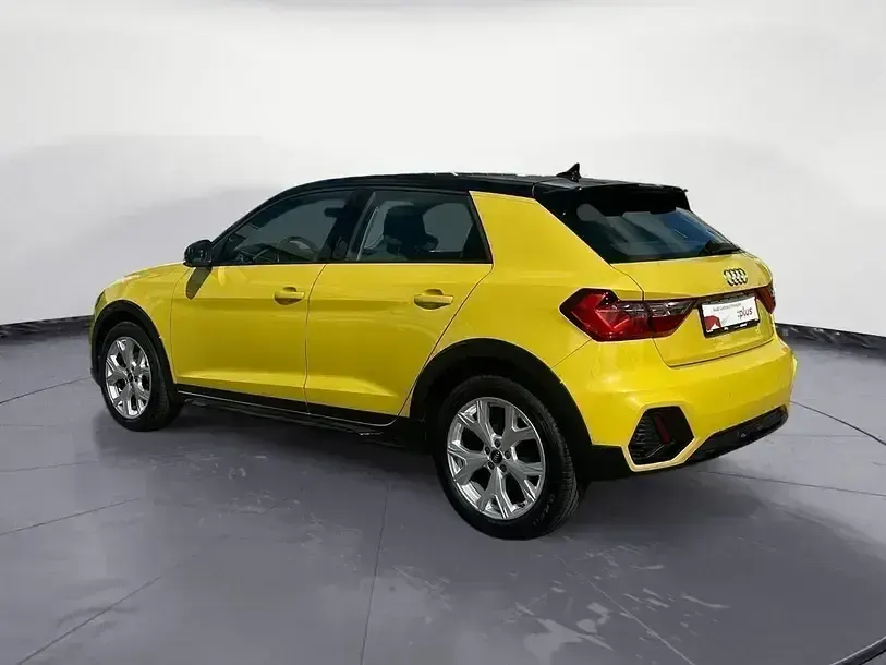 Gebraucht Audi A1 S-Line 95 PS (69 kW) 2023 Gelb SUV