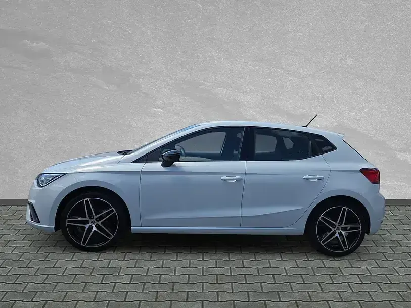 Gebraucht Seat Ibiza FR 110 PS (80 kW) 2023 Nevada weiß metallic Kleinwagen