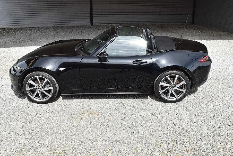 Gebraucht Mazda MX5 Selection 184 PS (135 kW) 2022 Jet black (metallic) Cabrio