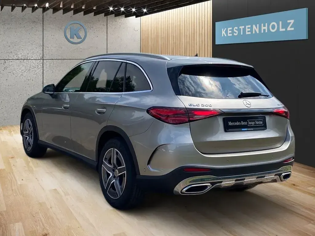 Gebraucht Mercedes GLC200 AMG 204 PS (150 kW) 2022 Mojavesilber SUV