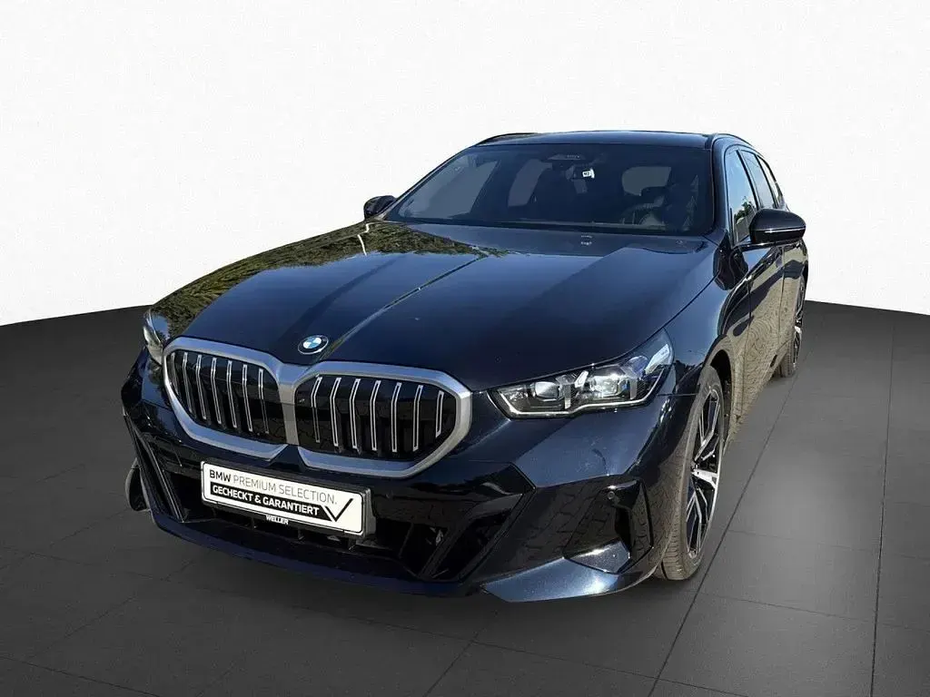Gebraucht BMW 540 Performance 286 PS (210 kW) 2025 Schwarz Kombi