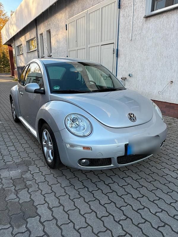Silber Gebraucht 2011 VW Beetle Freestyle Coupé | 3.950 € - Bild 1/4