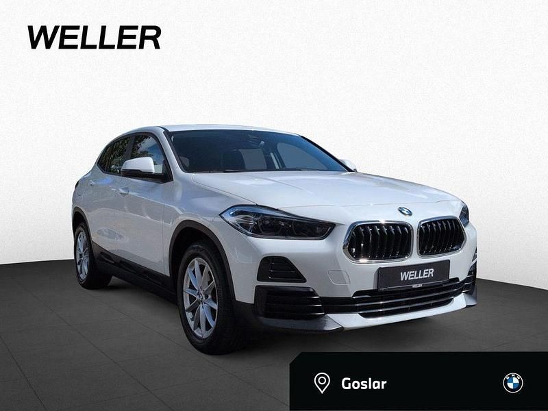 Alpinweiss iii Gebraucht 2021 BMW X2 Advantage SUV | 22.270 € (Guter Preis) - Bild 1/4