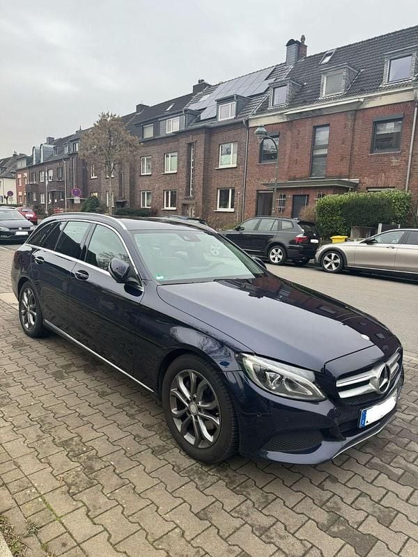 Gebraucht Mercedes C220 Avantgarde 170 PS (125 kW) 2016 Blau Kombi