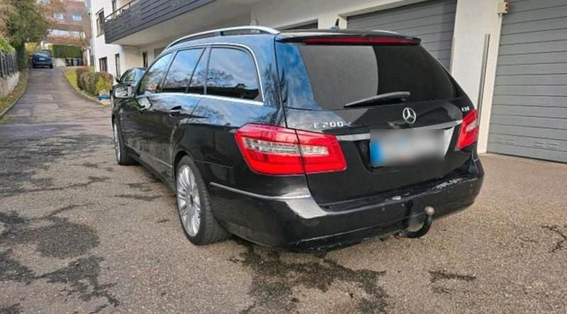 Gebraucht Mercedes E200 136 PS (100 kW) 2011 Schwarz Kombi
