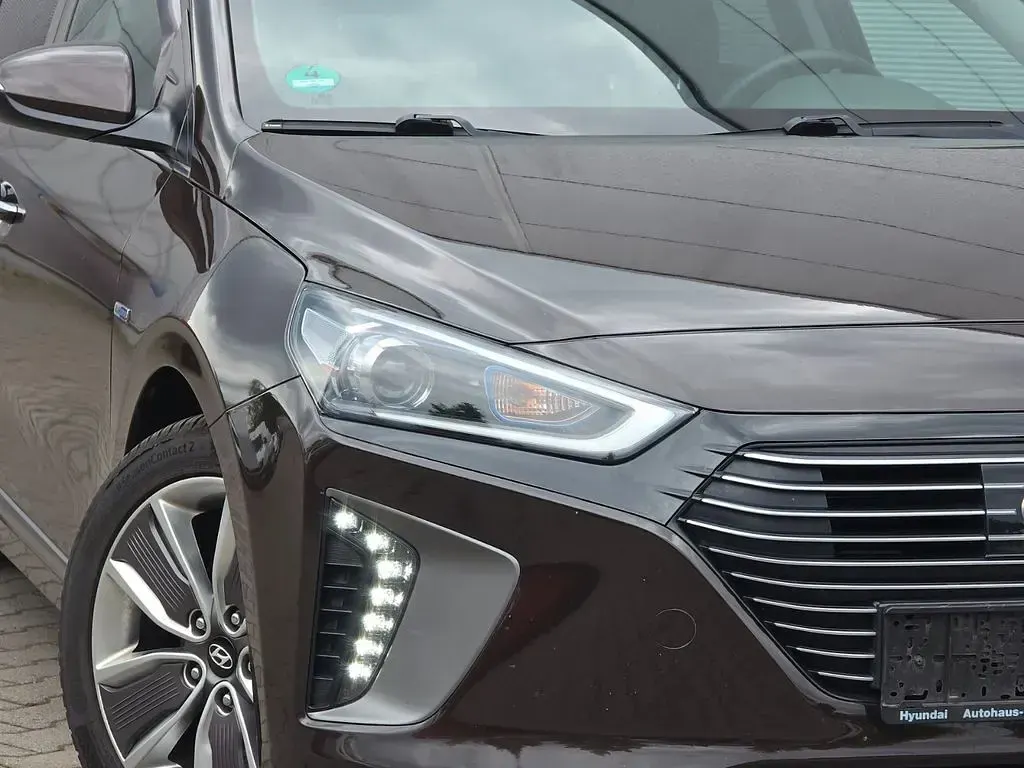 Gebraucht Hyundai Ioniq 105 PS (77 kW) 2019 Demitasse brown Kleinwagen