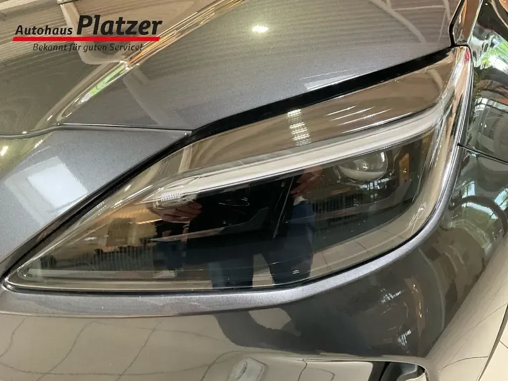 Neu Toyota Yaris Hybrid 92 PS (67 kW) 2025 Grau Limousine