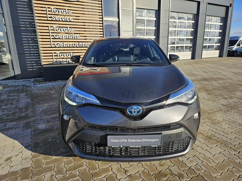 Grau Gebraucht 2022 Toyota C-HR Team SUV | 20.990 € (Fairer Preis) - Bild 1/4