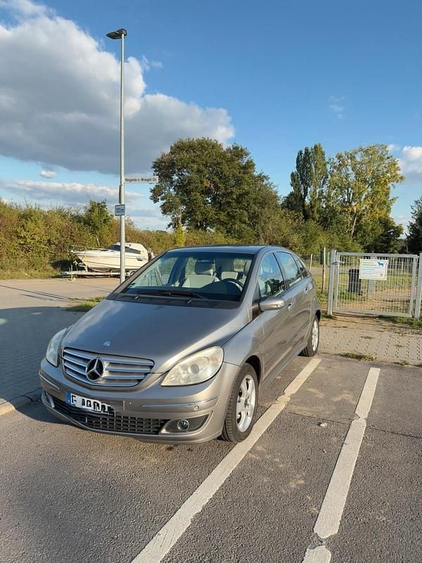 Grau Gebraucht 2007 Mercedes B170 Van / Kleinbus | 4.000 € (Fairer Preis) - Bild 1/4