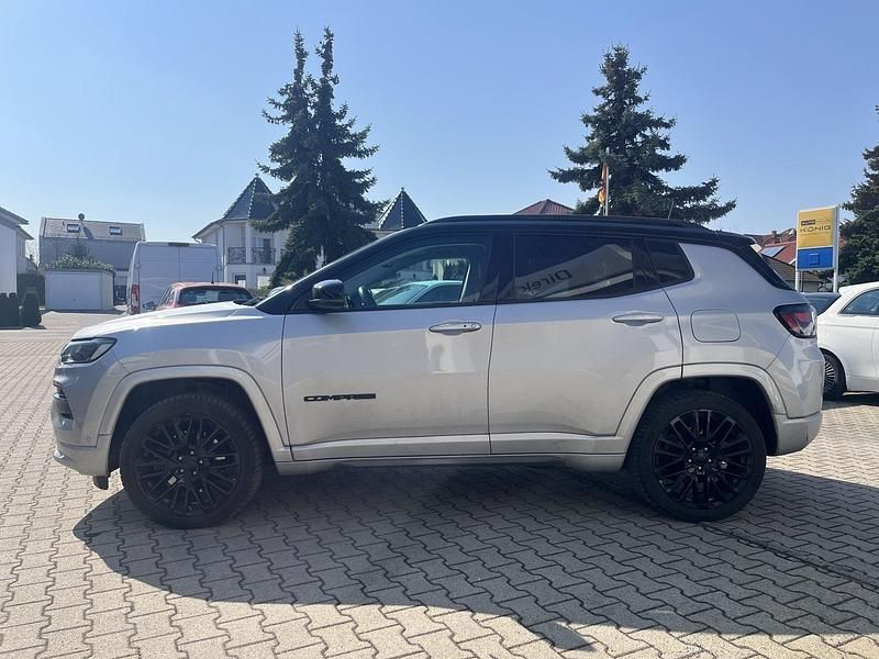 Gebraucht Jeep Compass 180 PS (132 kW) 2022 Silber SUV