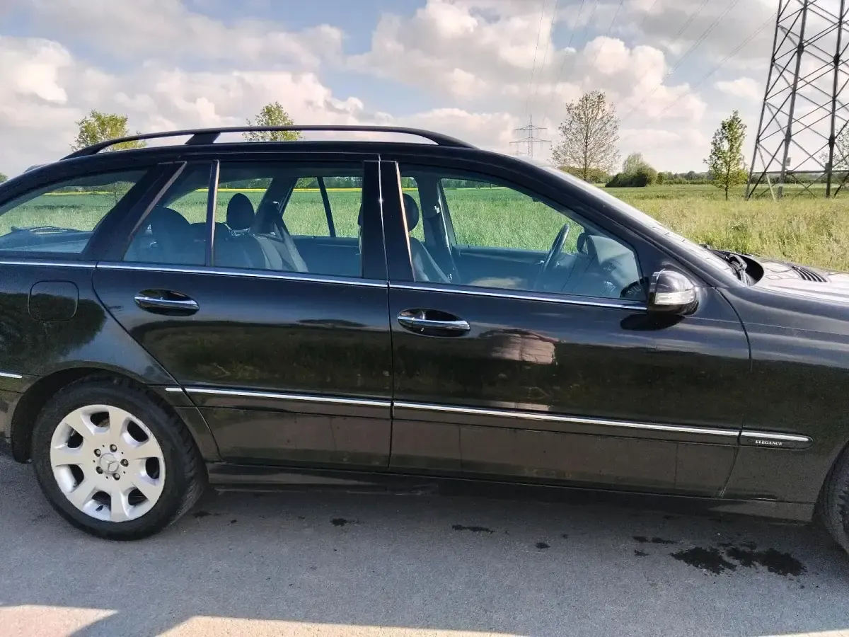 Gebraucht Mercedes C180 143 PS (105 kW) 2005 Schwarz Kombi
