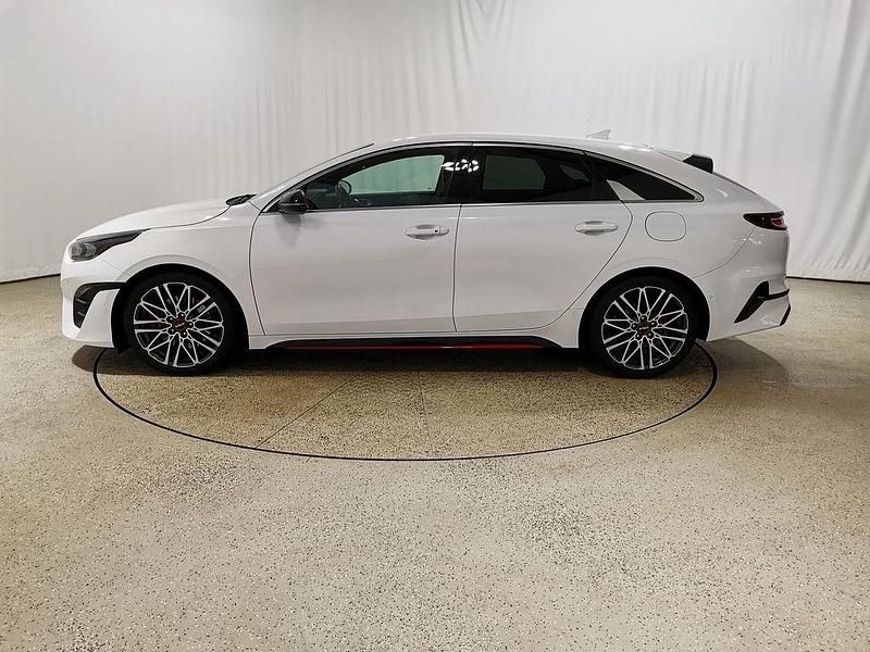 Gebraucht Kia ProCeed GT 204 PS (150 kW) 2023 Weiß Kleinwagen
