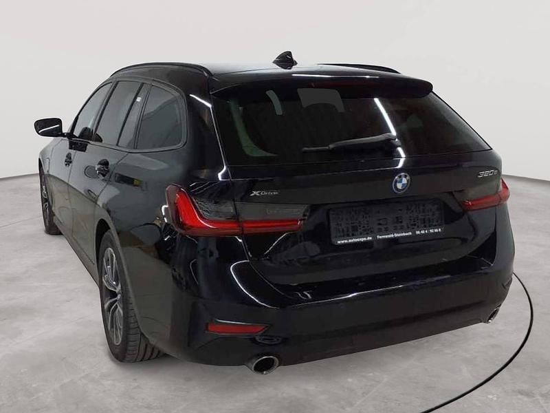 Gebraucht BMW 320e Sport Line 163 PS (119 kW) 2021 Schwarz uni Kombi