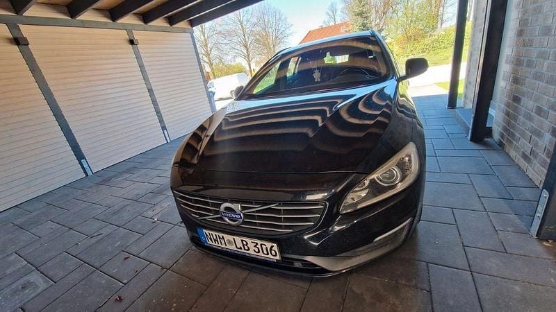 Second-hand Volvo V60 241 CP (177 kW) 2014 Negru Break