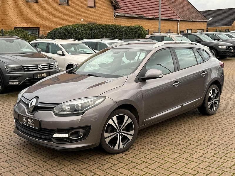 Grau Gebraucht 2014 Renault Mégane III Limousine | 9.998 € (Teuer) - Bild 1/4