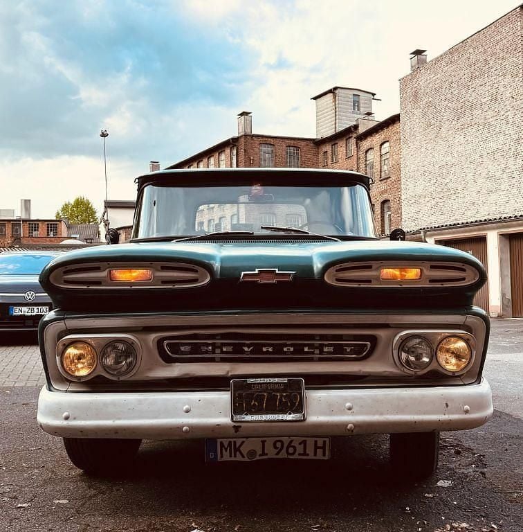 Grün Gebraucht 1961 Chevrolet C10 Abholung | 20.950 € - Bild 1/4