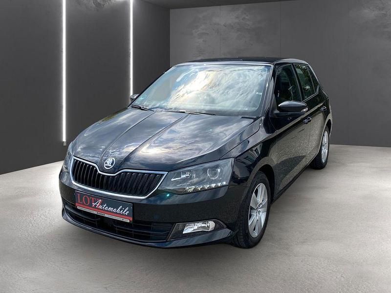Schwarz Gebraucht 2015 Skoda Fabia Ambition Limousine | 7.990 € (Fairer Preis) - Bild 1/4