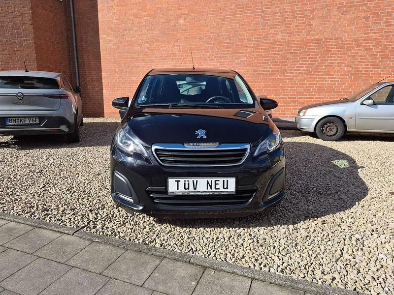 Gebraucht Peugeot 108 Active 69 PS (50 kW) 2014 Schwarze metallic klarlack Kleinwagen