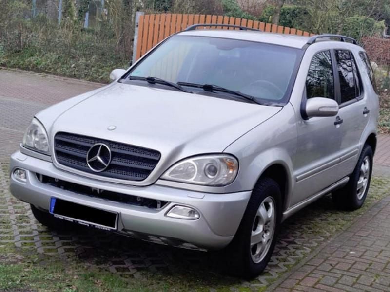 Silber Gebraucht 2003 Mercedes ML350 SUV | 2.999 € - Bild 1/4