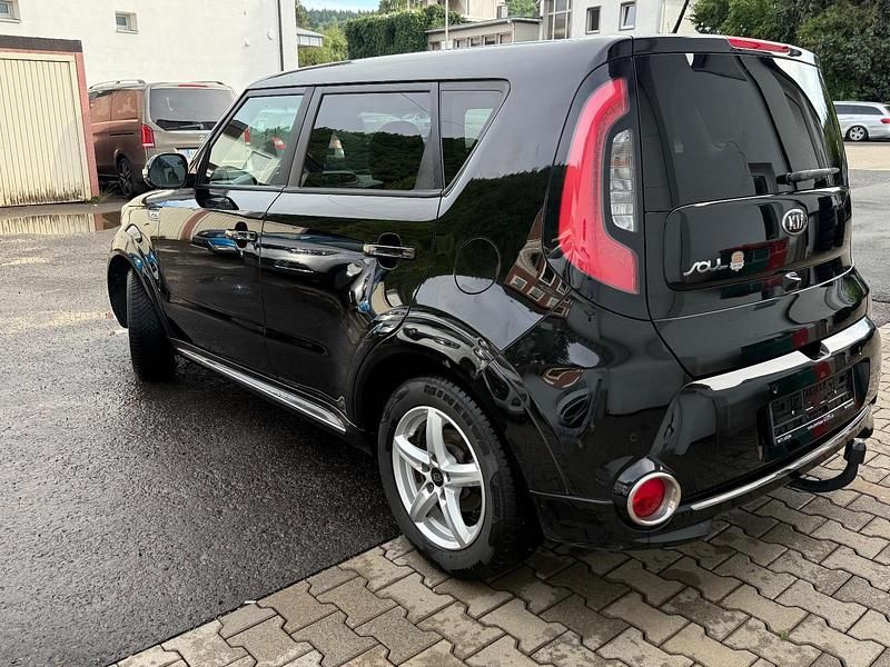 Gebraucht Kia Soul 131 PS (96 kW) 2016 Schwarz SUV