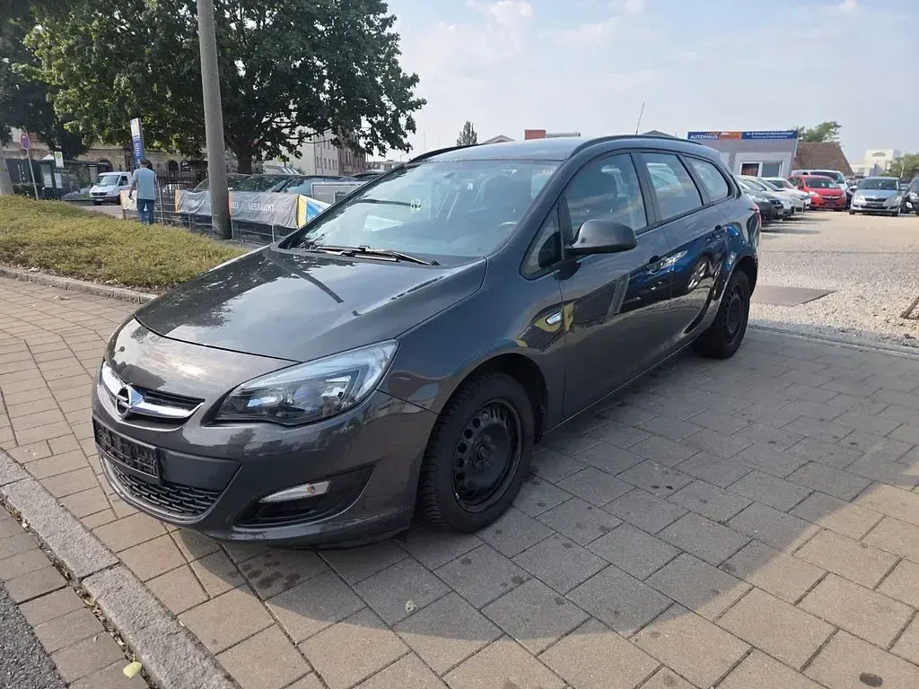 Gebraucht Opel Astra Selection 110 PS (80 kW) 2016 Grau Kombi