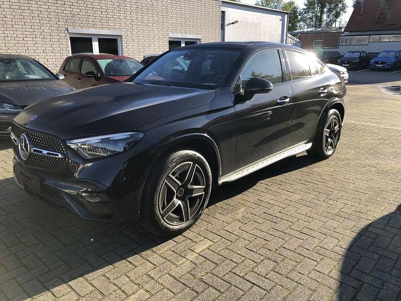 Schwarz Gebraucht 2025 Mercedes GLC220 AMG Limousine | 64.900 € (Fairer Preis) - Bild 1/4