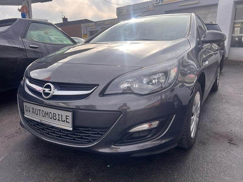 Gebraucht Opel Astra Selection 116 PS (85 kW) 2015 Grau Limousine