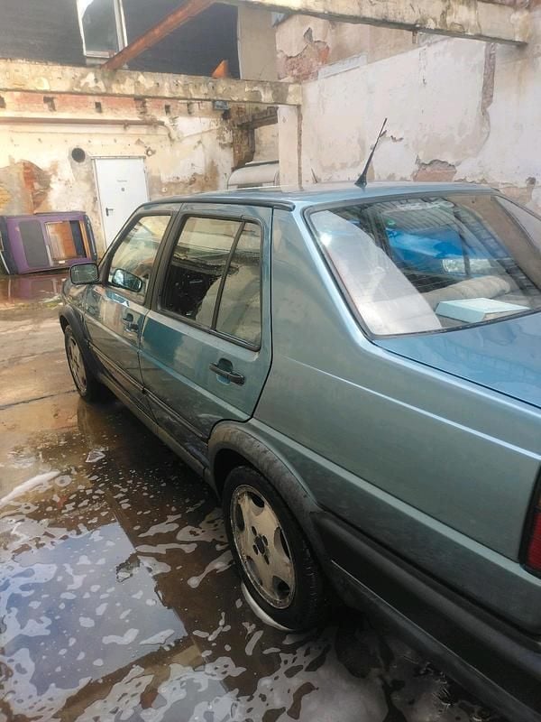 Second-hand VW Jetta 90 CP (66 kW) 1991 Albastru Berlinǎ