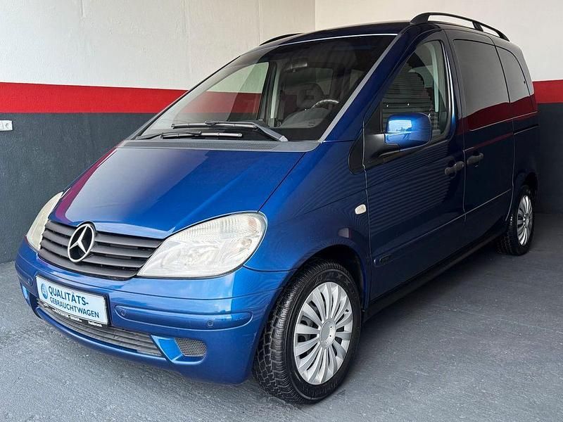 Blau Gebraucht 2005 Mercedes Vaneo Van / Kleinbus | 7.990 € - Bild 1/4