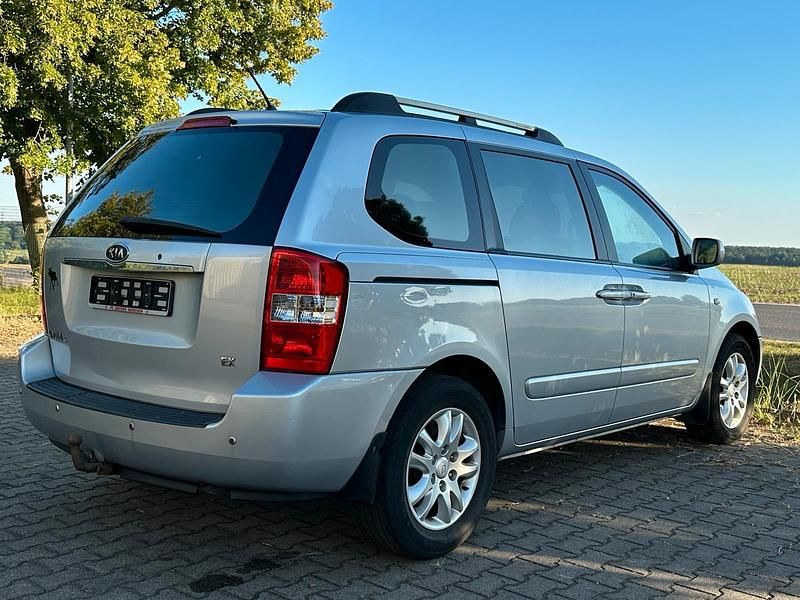 Gebraucht Kia Carnival 185 PS (136 kW) 2007 Silber Van / Kleinbus