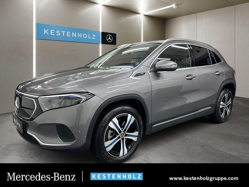 Mountain grau Gebraucht 2021 Mercedes EQA250 SUV | 30.990 € (Fairer Preis) - Bild 1/4