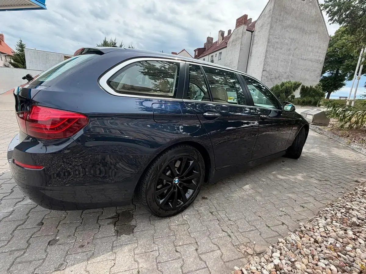 Gebraucht BMW 530 258 PS (189 kW) 2015 Blau Kombi