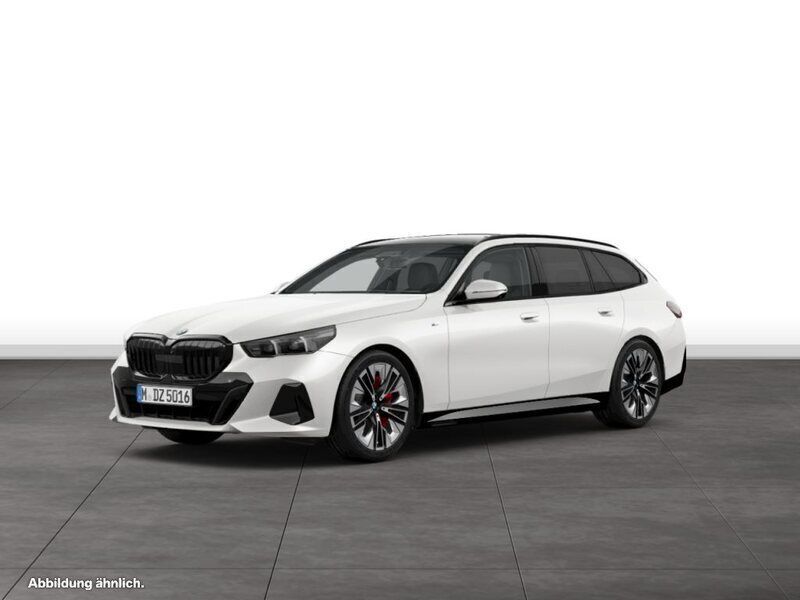 Weiß Gebraucht 2024 BMW 540 Kombi | 71.254 € (Etwas zu teuer) - Bild 1/4