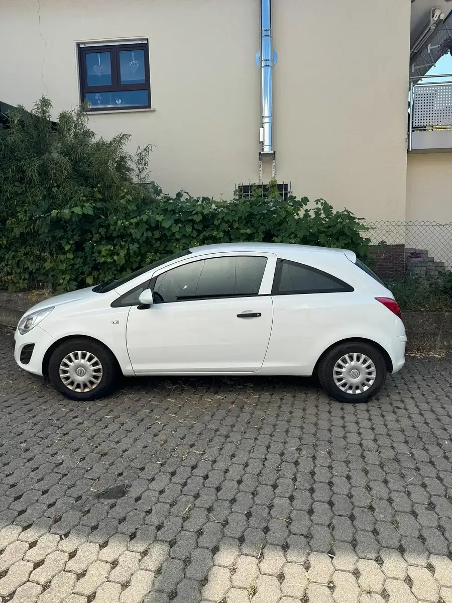 Gebraucht Opel Corsa 69 PS (50 kW) 2013 Weiß Kleinwagen