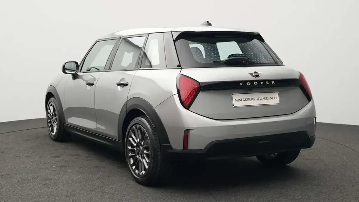 Używany Mini Cooper Classic 156 KM (114 kW) 2024 Szary Hatchback