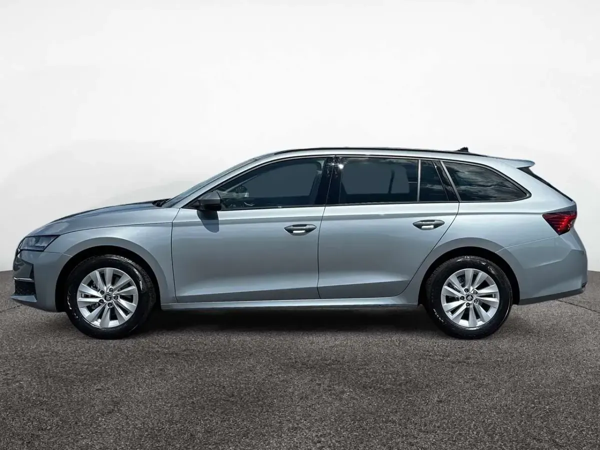 Gebraucht Skoda Octavia Selection 150 PS (110 kW) 2026 Smokey diamondsilber Kombi