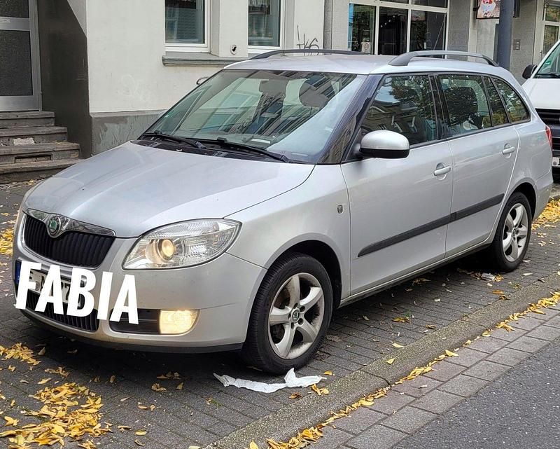 Silber Gebraucht 2008 Skoda Fabia Kombi | 1.000 € (Guter Preis) - Bild 1/4