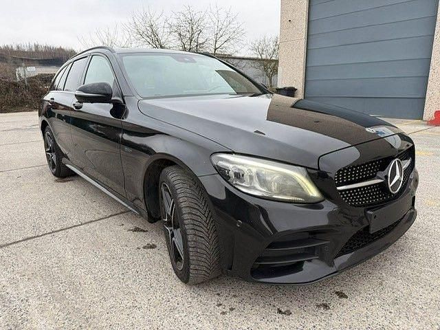 Gebraucht Mercedes C300e AMG 194 PS (142 kW) 2020 Schwarz Limousine