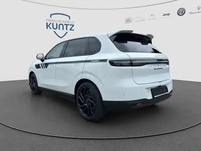 Neu Leapmotor B10 160 kW (218 PS) 2026 Light white SUV