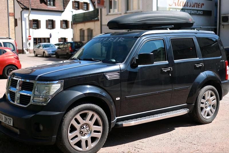 Schwarz Gebraucht 2010 Dodge Nitro SXT SUV | 7.500 € (Fairer Preis) - Bild 1/4