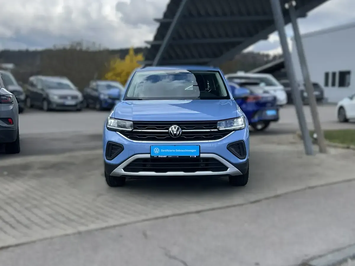 Gebraucht VW T-Cross Life 95 PS (69 kW) 2024 Clear blue metallic SUV