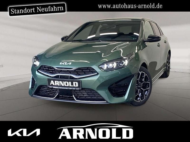 Experience grün Neu 2025 Kia Ceed GT-Line Limousine | 27.350 € (Superpreis) - Bild 1/4