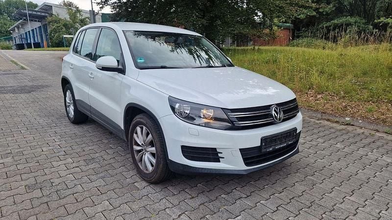 Weiß Gebraucht 2013 VW Tiguan Trendline SUV | 6.900 € (Superpreis) - Bild 1/4